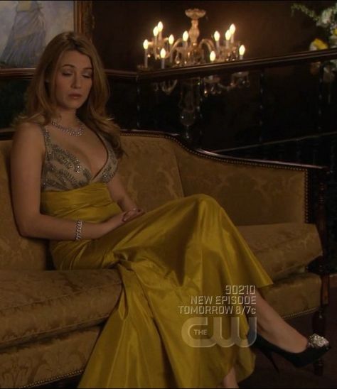 Gossip Girl (like the idea of the dress and the colors but not so much revealing) Gossip Girl Dresses, Gossip Girl Party, Blake Lively Gossip Girl, Serena Van Der Woodsen Style, Gossip Girl Serena, Blair And Serena, Blake Lively Style, Serena Van Der, Gossip Girl Outfits