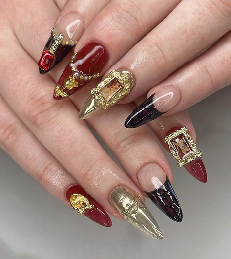 Frame Nails Design, Baroque Nails, Frame Nails, Medium Stiletto, Gold Nail Designs, Baroque Frames, Gold Nail, Classic Nails, Nail Envy