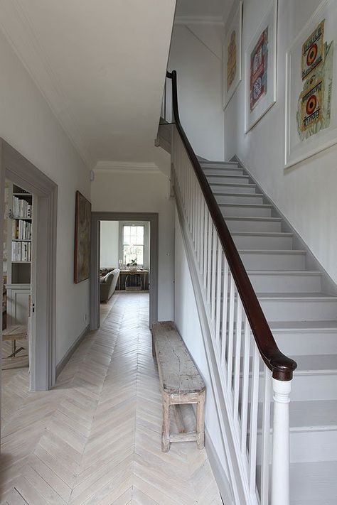 The New Look for Painted Trim? Anything But White | Apartment Therapy Black Woodwork, Painted Woodwork, Painted Trim, White Apartment, Hallway Inspiration, Hallway Flooring, Hallway Designs, Hal Decor, Painted Stairs