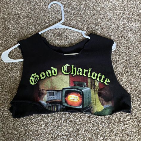 Suuuper cropped Good Charolette band tee! This was a... - Depop Cropped Band Tee, Good Charlotte, Club Fits, Green Crop Top, Emo Grunge, Petite Fashion, Band Tees, Body Fit, Gothic Fashion