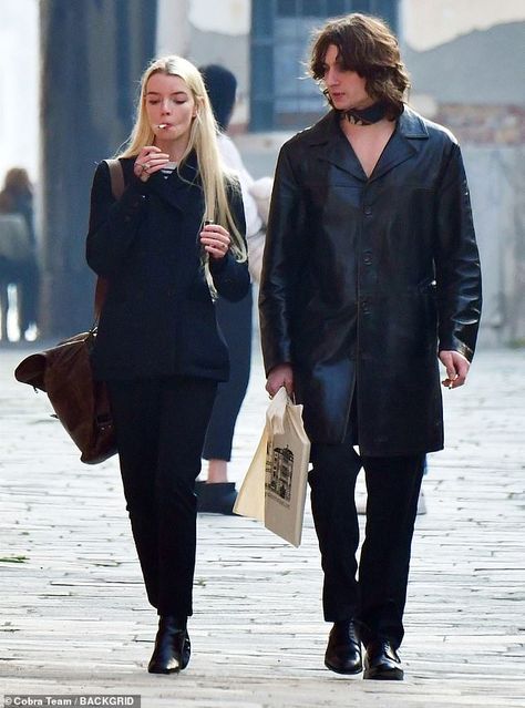 Gothic Chic, All Black Looks, Anya Taylor Joy, Fashion Couple, Couple Outfits, Celebrity Outfits, Everyday Fashion, Venice, My Girl