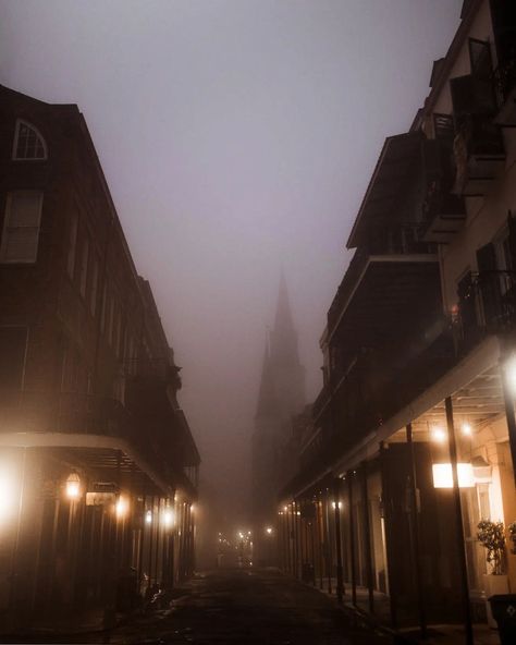 Mood. I'll never get over the vibe a bit of fog adds to the French Quarter. | Instagram 1930s New Orleans, 1920s New Orleans Aesthetic, Old New Orleans Aesthetic, New Orleans Aesthetic Dark, French Quarter Aesthetic, New Orleans Aesthetic French Quarter, New Orleans Aesthetic, Logo Class, Honey Swamp