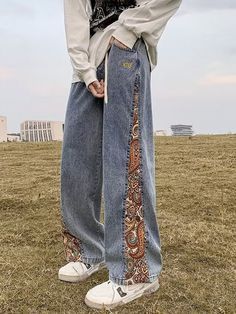 Jeans Diy Ideas, Horseshoe Jeans, Tie Jeans, Street Preppy, Wide Leg Jeans For Women, Denim Diy Clothes, Ropa Upcycling, Diy Jeans, Fest Outfits