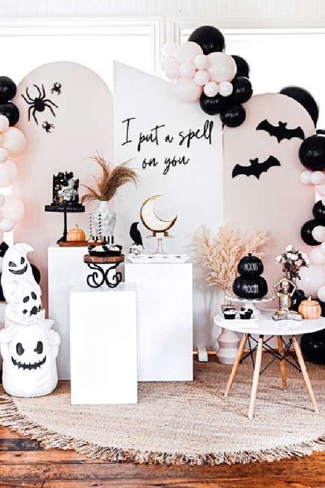 Halloween Shower Ideas, Halloween Themed Party, Halloween First Birthday, October Baby Showers, Halloween Themed Birthday Party, Halloween Gender Reveal, Halloween 1st Birthdays, Hocus Pocus Party, Halloween Baby Shower Theme