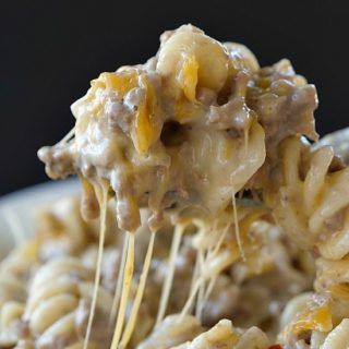 Cheesy Ground Beef Pasta - Great Grub, Delicious Treats Hamburger Pasta Recipes, Cheesy Ground Beef Pasta, Cheesy Ground Beef, Ground Beef Pasta Recipes, Beef Pasta Recipes, Pastas Recipes, Ground Beef Pasta, Diner Recept, Beef Pasta