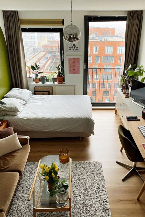 Apartment Art Inspiration, 500 Sq Ft Studio Apartment Ideas, Mini Studio Apartment, Mini Studio Apartment Ideas, Studio Bedroom Ideas, Rug Layout, Aesthetic Studio Apartment, Nyc Studio Apartment, School Apartment