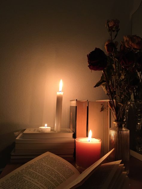 Dreamy Candle Aesthetic, Lit Candle Aesthetic, Candle Lit Aesthetic, Night Candle Aesthetic, Candlelight Bedroom, Candle Night Aesthetic, Warm Lighting Aesthetic, Candlelit Bedroom, Candle Light Aesthetic