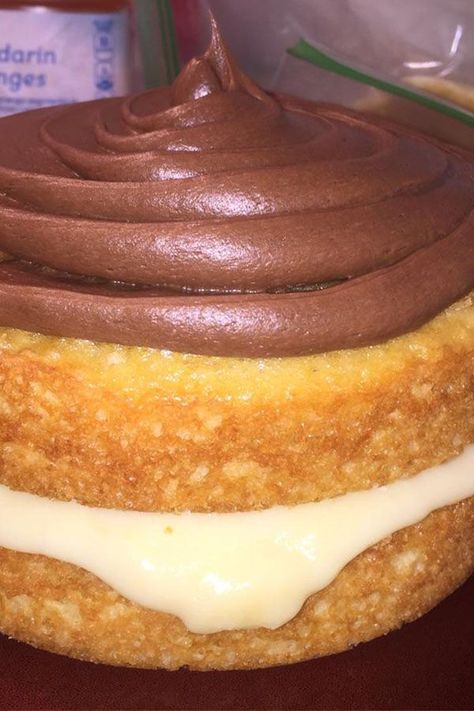 Looking for cake recipes? Try making this easy custard cake filling. You will love cooking this homemade custard to bake the best cakes for an easy dessert. Custard Cake Filling Recipe, Custard Cake Filling, Cream Filling Recipe, Cream Filled Donuts, Easy Custard, Cake Filling Recipes, Cake Filling, Cream Custard, Lemon Curd Recipe