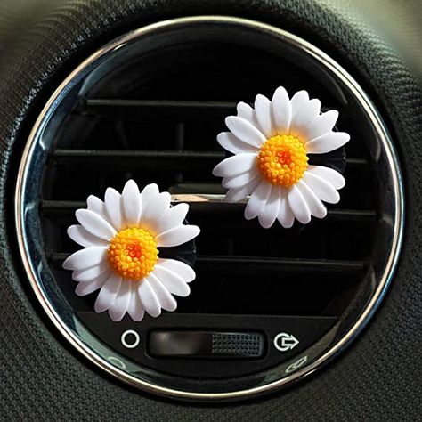 Daisy Rims Car, Flower Car Accessories, Car Vent Accessories, Trendy Car Accessories, Fun Car Decor, White Car Decor, Funny Car Accessories, Yellow Car Accessories, Simple Car Decor