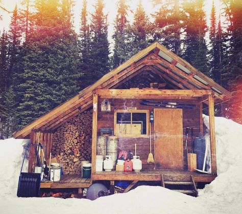 Nice Bush Cabin, Isolated Places, Trappers Cabin, Mental Exhaustion, Mini Cabin, Small Log Cabin, Cabin Tiny House, Small Cottages, Off Grid Cabin