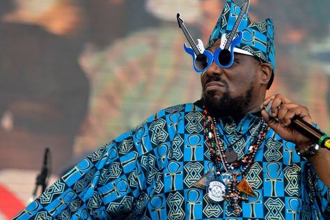 Africa Bambaataa, the Godfather of Hip Hop, wearing the coolest glasses! #greatglasses Afrika Bambaataa, History Of Hip Hop, Vinyl Record Collection, Life Styles, Rock In Rio, Cool Glasses, Cornell University, Black Clothing, Hip Hop Artists