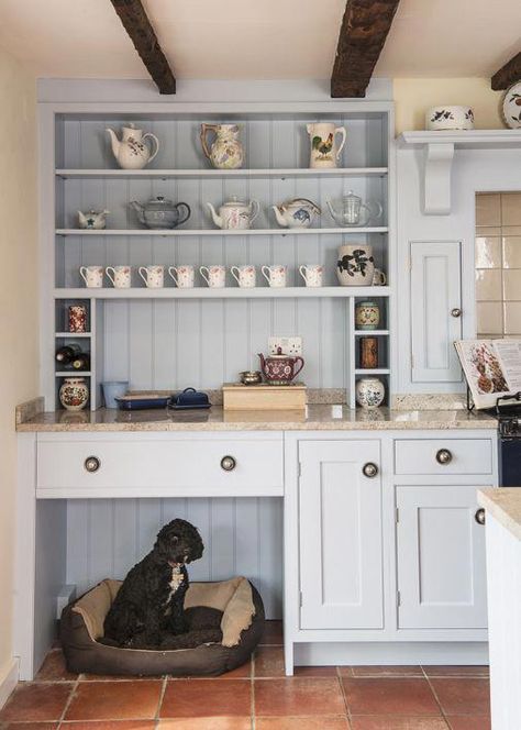 Kitchen Island With Dog Bed, Dog Beds In Kitchen Built Ins, Built In Dog Bed Kitchen, Kitchen Dog Space, Built In Dog Bed Living Room, Kitchen Dog Bed, Dog Nook In Kitchen, Dog Bed In Kitchen, Dog Bed Kitchen