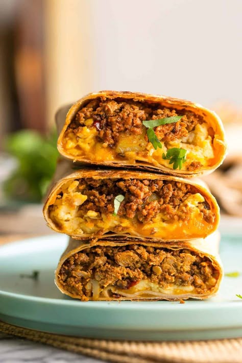 Start your day off right with these hearty, protein packed Turkey Chorizo Breakfast Burritos! Lean turkey chorizo, scrambled eggs, sautéed potatoes and peppers sprinkled with grated cheese all wrapped up snug in a gluten free flour tortilla - what's not to love?! Chicken Pita Recipes, Turkey Chorizo, Best Ground Turkey Recipes, Breakfast Shop, Paleo Low Fodmap, Fancy Toast, Savory Brunch, Chorizo Breakfast, Bean Burritos