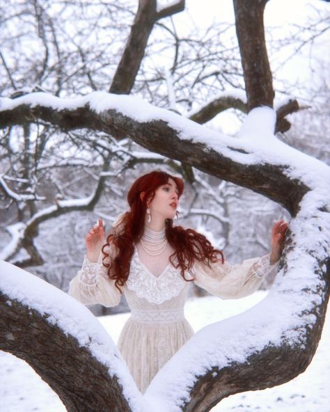 Princess Shot, Dead Bride, Fairytale Photoshoot, Snow Photoshoot, Snow Dress, Winter Princess, Snow Princess, Winter Fairy, Winter Photoshoot