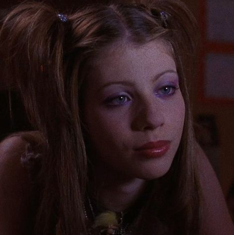 Manic Pixie Makeup, Manic Pixie Dream Girl Makeup, Manic Pixie Dream Girl Hair, Michelle Trachtenberg Mysterious Skin, Mysterious Skin Wendy, Wendy Mysterious Skin, Michelle Trachtenberg Hair, Wendy Peterson, Manic Pixie Dream Girl Aesthetic