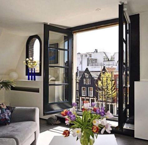 Amsterdam Living Room Inspiration, Amsterdam Townhouse Interior, Amsterdam House Aesthetic, Amsterdam Aesthetic Apartment, Netherlands Apartment Aesthetic, Apartment In Amsterdam, Netherlands House Interior, Amsterdam Canal House Interior, Amsterdam Home Interior