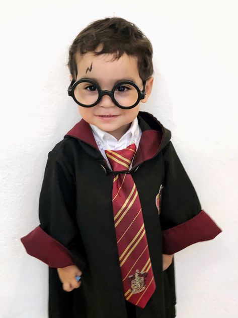 Homemade Harry Potter Costume, Kids Harry Potter Costume, Harry Potter Costume For Kids, Harry Potter Disfraz, Disfraz Harry Potter, Diy Harry Potter Costume, Harry Potter Costume Boys, Dumbledore Costume, Harry Potter Kids Costume