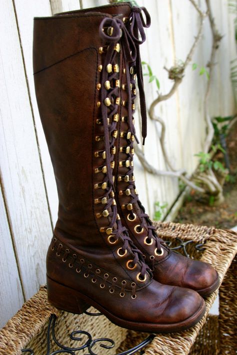 Vintage 70s Brown Leather Lace Up Bohemian Hippie Steampunk Boots by TealMoonVintage, $285.00 Steampunk Boots Women, Asia Jackson, Fantasy Boots, Steampunk Mode, Essential Shoes, Moda Steampunk, Steampunk Shoes, Steampunk Boots, Mode Steampunk