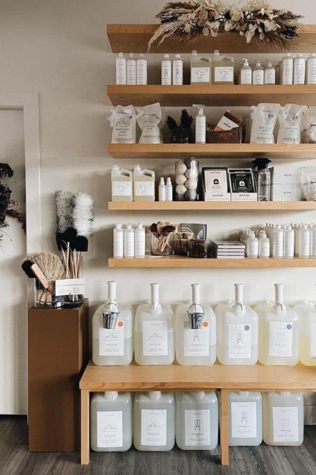 Top 8 Zero Waste Stores In NYC! Refillery Store Design, Refill Store Design, Refillery Shop, Refilling Station, Refill Store, Zero Waste Grocery Store, Zero Waste Shop, Candle Making Studio, Apothecary Decor