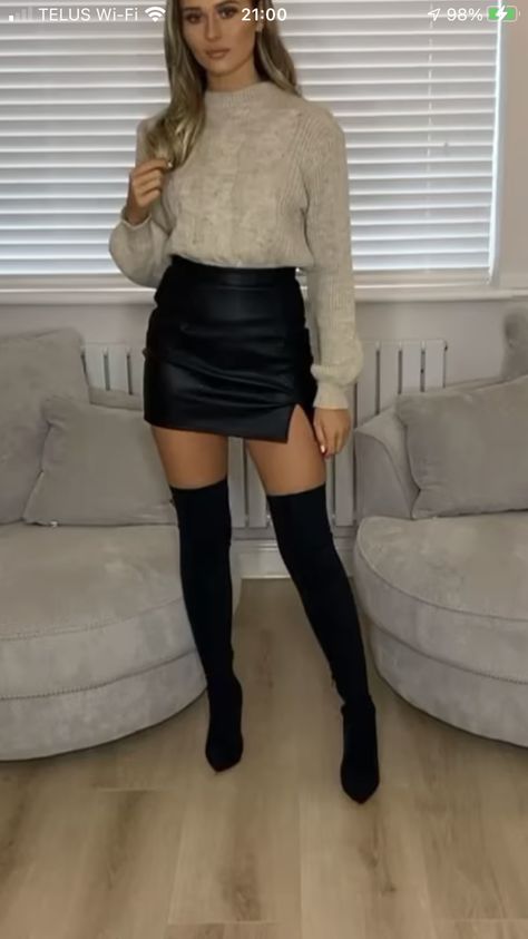 Black Leather Skirt Fall Outfit, Holiday Leather Skirt Outfit, Leather Skirt Outfit Ideas Winter, Leather Skirt Holiday Party Outfit, Cognac Skirt Outfit, Leather Skirt With Boots Outfit, Outfit Jupe En Cuir, Leather Skirt Outfit Christmas, Leather Skirt Christmas Outfit