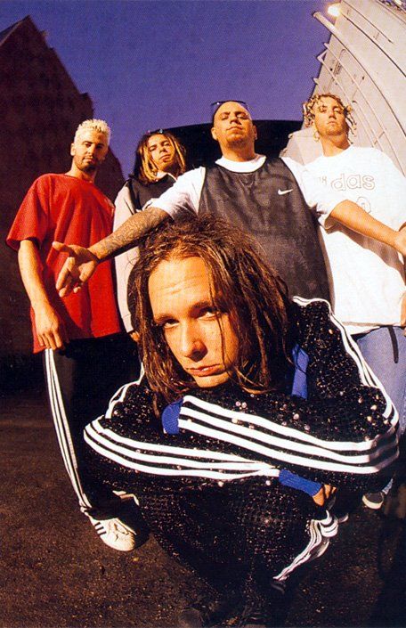 A young KoRn. Where did all the time go?!  12× Loyal fan since it started!!!! Korn 90s, Jonathan Davis, Band Wallpapers, Glam Metal, Heavy Metal Music, Band Stuff, Band Photos, Band Posters