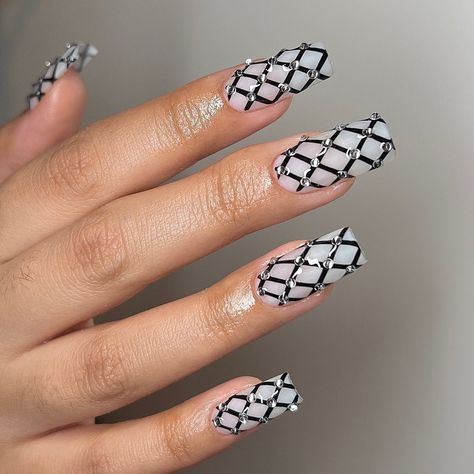 Fishnet Nails, Black And White Nail Designs, Euphoria Nails, Black And White Nail, Euphoria Aesthetic, Elegant Manicure, Nails Now, Glamorous Nails, White Nail Polish