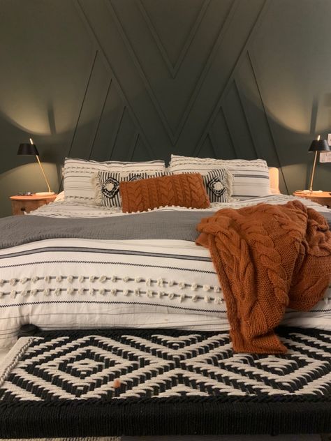 Wall Accent Headboard, Accent Wall No Headboard, Country Accent Wall, Accent Wall In Master Bed, Textured Wall Behind Bed, Boho Bedroom With Accent Wall, Black Accent Wall Bedroom Boho, Behind Bed Accent Wall, Ideas For Wall Behind Bed