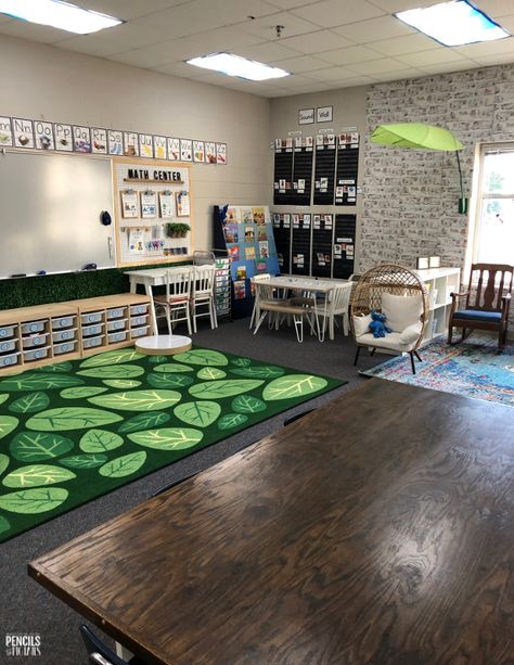 Today I'm sharing how I organize and create a cohesive calming classroom for my students! Come take a virtual tour of my room! Junior Classroom Ideas, Flexible Seating Preschool, Calm Kindergarten Classroom Decor, Calm Kindergarten Classroom, Calming Classroom Decor Color Schemes, Make Classroom Feel Like Home, Cozy Kindergarten Classroom, Studio Ghibli Classroom, Elementary Classroom Decor Colorful