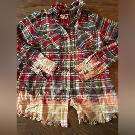 Defect For Fall, A Tad Oversized, Never Worn. Very Soft! Bleaching Flannel Shirts, Cute Bleached Shirts, Mens Flannel Shirt Refashion, Boho Clothing Patterns, Flannel Diy, Bleached Flannels, Flannel Upcycle, Flannel Shirt Refashion, Clothing Refashion