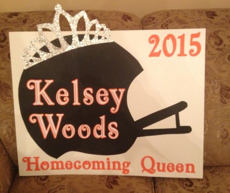 Homecoming Queen Car Poster Homecoming Court Parade Signs For Cars, School Campaign Ideas, School Campaign Posters, Homecoming Poster, Homecoming Campaign, Homecoming Poster Ideas, Homecoming King, Prom Posters, Homecoming Signs