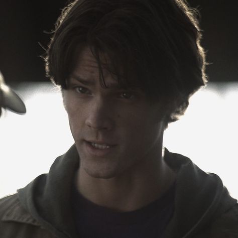 Sam Winchester Season 1, Dean Forester, John Winchester, Supernatural Pictures, Richard Madden, It Movie Cast, Supernatural Cast, Super Natural, Real Man