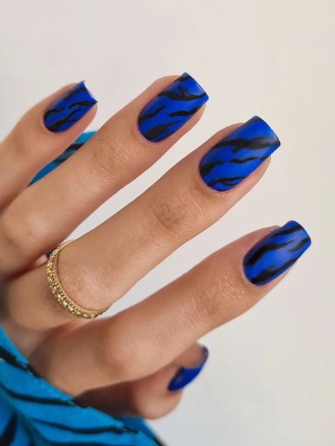 Royal Blue Nails: 45+ Popular Designs and Ideas Royal Blue Nail Polish, Black And Blue Nails, Royal Blue Nails Designs, Nail Art Bleu, Royals Nails, Blue And Silver Nails, Diy Nail Art Tools, Blue Ombre Nails, Royal Blue Nails