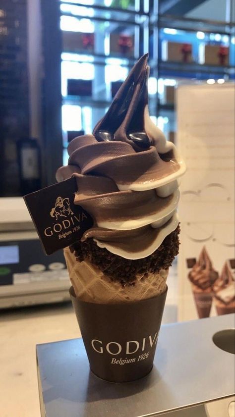 Godiva Chocolate, Yummy Ice Cream, Lost 100 Pounds, Quit Drinking, Delicacy Food, Yummy Comfort Food, Think Food, Food Drinks Dessert, An Ice Cream