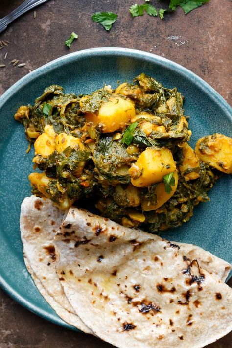 Aloo Palak https://cookingwithparita.com/aloo-palak/ Palak Chapathi Recipe, Palak Recipes Indian, Palak Paratha Recipe Video, Easy Aloo Paratha Recipe, Aloo Paratha Recipe Video, Aloo Palak Recipe, Palak Paratha, Aloo Palak, Cook Fresh Spinach