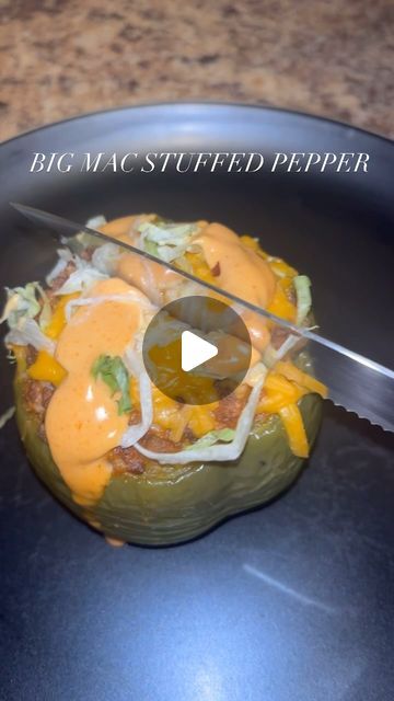 ✨ ℕ𝕚𝕔𝕠𝕝𝕖 ||  𝓌𝓌 💙✨ on Instagram: "BIG MAC Stuffed Pepper!🍔🫑😍

I have never seen this one done before, so I just had to. 
If you love McDonald’s, cheeseburger,  and stuffed peppers…this is the perfect dish for you. It came out INCREDIBLE. Bonus points for being delicious AND healthy. (The point of my page).

Ingredients: (1 pepper-4 servings) 4 bell peppers,1 lb 97% lean ground beef, 1 cup cooked rice, 1 8 oz can of tomato sauce, 1 tbsp mustard, 1 tbsp ketchup, worcestershire sauce (several pumps), 1 cup beef broth, 1 tbsp Kinder’s caramelized buttery onion seasoning, 1 tbsp garlic powder, 1 tsp onion powder, 1 tsp salt, 1 tsp pepper, 1 cup velveeta shreds, shredded lettuce, homemade lightened Mac sauce (light mayo, sf ketchup, mustard, paprika, and some no sugar added bread and Big Mac Stuffed Peppers, Mac Sauce, Stuffed Pepper, Cooked Rice, Shredded Lettuce, Big Mac, No Sugar, Beef Broth, Worcestershire Sauce