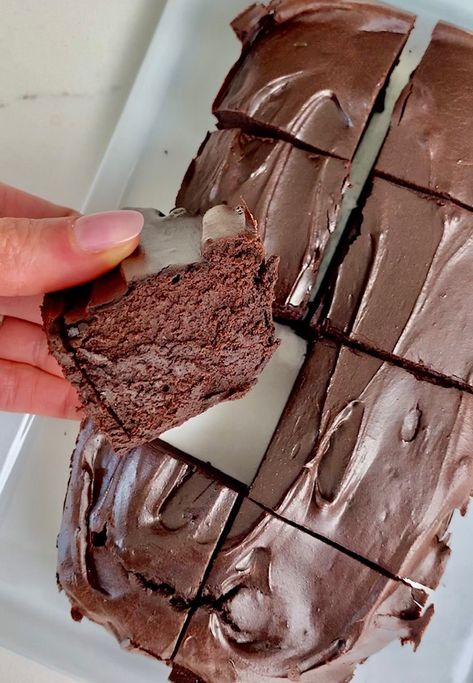 Feta Cheese Brownies, Feta Brownies, Protein Goals, Protein Ingredients, Chocolate Protein Bars, Dessert Recipes Cookies, 3 Ingredient Cookies, Cheese Brownies, Protein Cheesecake