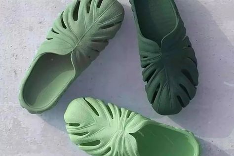 Unsent Studio Waters Its Crocs So You Don't Have To – 3DSHOES.COM Nature Inspired Shoes, Plant Shoes, Slider Shoes, Spider Plant Care, Modern Scene, 3d Printed Shoes, Shoe Advertising, Baddie Vibes, Colour Story