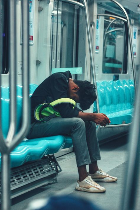 Metro Train Photography, Asthetic Photos Poses Men, Subway Photoshoot Men, Metro Poses, Metro Pics, Subway Pictures, Metro Photoshoot, Subway Photoshoot, Train Photoshoot