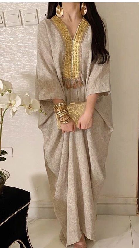 Kaftan Dress Design, Poncho Design, Poncho Dress, Ethno Style, Kaftan Designs, Poncho Top, Moroccan Fashion, Mode Abaya, Moroccan Dress