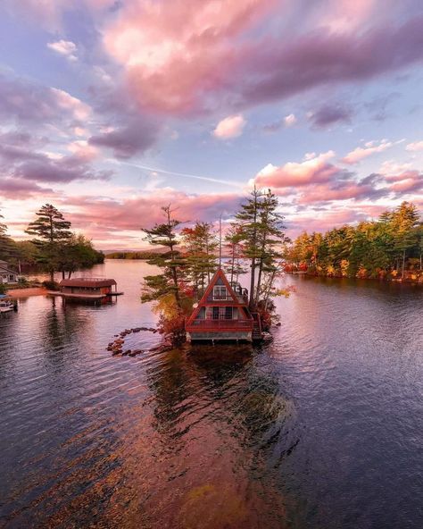 Lake Winnipesaukee In New Hampshire, USA New Hampshire Lake Winnipesaukee, New Hampshire Summer, Holiday China, Explore China, Travel China, China Culture, Lake Houses, Visit China, Lake Winnipesaukee