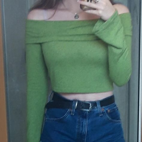 Green Off The Shoulder Sweater, Sage Green Top Outfit, Green Top Outfit Aesthetic, Lime Green Outfits, Green Top Outfit, Flute Sleeve, Flared Denim, Inspiration Aesthetic, Downtown Girl