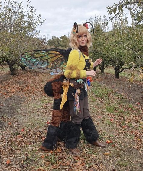 Goblincore Costumes For Cosplay Events, Bumblebee Costume, Animal Fairy Costume, Ren Faire Cosplay, Bee Themed Clothes, Renfaire Costume, Beetle Cosplay, Bee Fairy Costume, Bee Cosplay