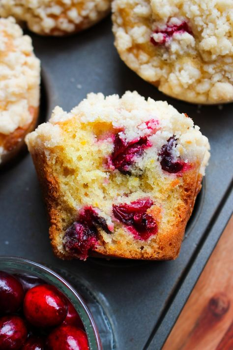 Sour Cream Cranberry Orange Streusel Muffins - Taffey Bakery Muffin Dessert Recipes, Fluffy Muffins Recipe, Lemon Cranberry Muffins, Cranberry Orange Muffin Recipe, Pumpkin Cranberry Muffins, Muffin Dessert, Cranberry Recipes Muffins, Sour Cream Uses, Sour Cream Muffins