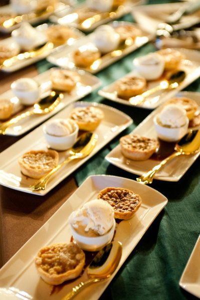 Creative idea for a dessert at any event.  Looks like miniature apple pie and miniature pecan pie served with ice cream.  YUM! #reception ideas, #reception food Plating Ideas, Valentine Desserts, Wedding Reception Food, Fine Dining Recipes, Reception Food, Small Desserts, Catering Food, Wedding Dessert, Dessert Buffet