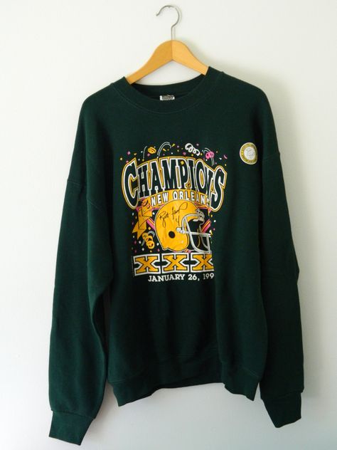 Vintage Green Bay Packers Super Bowl XXXI Brett Favre Sweatshirt NEW! Size XL by GreenBayGal on Etsy Green Bay Packers Sweatshirt, Packers Sweatshirt, Brett Favre, Super Bowl Champions, Cropped Crewneck, Green Bay Packers, Vintage Wear, Nfl Football, Green Bay