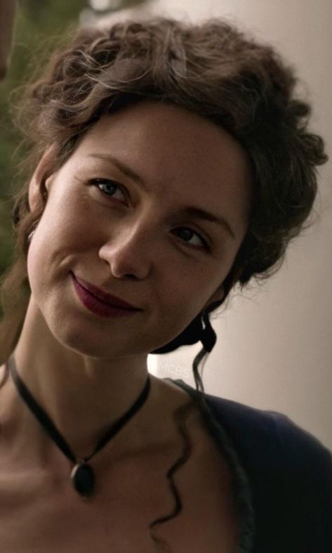 Claire Outlander Hair, Claire Fraser Hair, Brianna Outlander Hair, Clair Fraser, Caitriona Balfe Short Hair, Claire Beauchamp, Claire Outlander Season 1, Caitriona Balfe Outlander, Fraser Clan