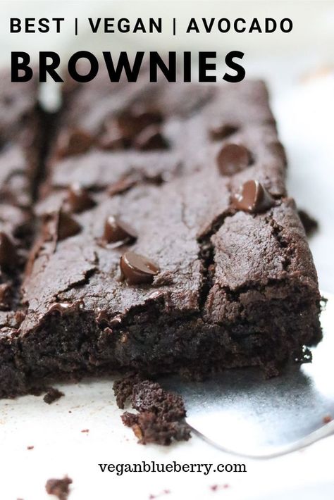 Chewy, rich and slightly gooey, these vegan avocado brownies are your sweet dreams come true! Whip up a batch of these in minutes and enjoy all the decadence of healthy vegan brownies! #veganrecipes Vegan Brownies Avocado, Vegan Avocado Dessert, Vegan Avocado Cake, Healthy Vegan Brownies, Brownie Vegan, Avocado Brownies, Avocado Dessert, Lunchbox Treats, Vegan Brownie