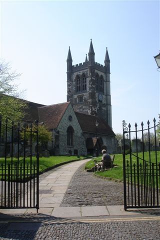 a cozy spot , farnham uk,  st andrews church off downing street Farnham Surrey, Leicester England, Wedding Venues Uk, Landscape Images, Cat Puzzle, Cozy Spot, Thatched Cottage, Places To Get Married, Old Farm Houses