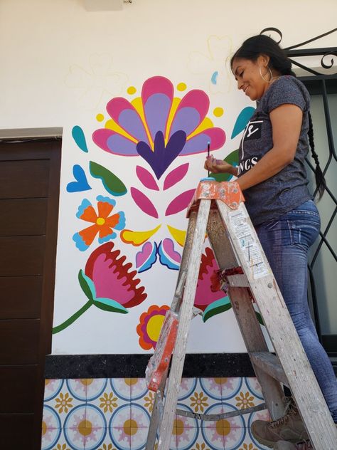 Mexican Flower Mural, Otomi Mural, Mexican Wall Art Hacienda Style, Mexican Wall Mural, Mexican Mural Art, Wall Murals Painted Bedrooms, Mexican Murals, Diego Rivera Art, Mexican Wall Decor