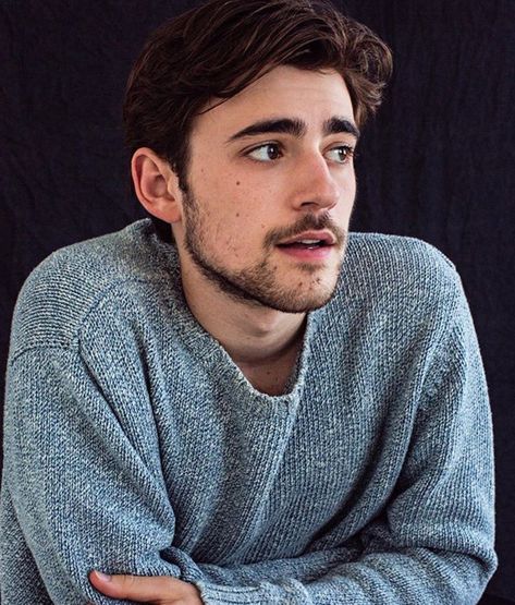 Charlie Rowe, Red Band Society, Model Citizen, 얼굴 드로잉, Character Inspiration Male, Dark Academia Fashion, Fashion Stylist, Gq, Character Inspiration